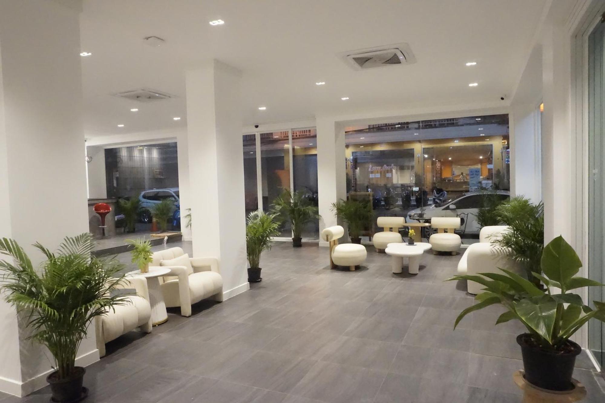 Blue Skyline Hotel Patong Exterior foto